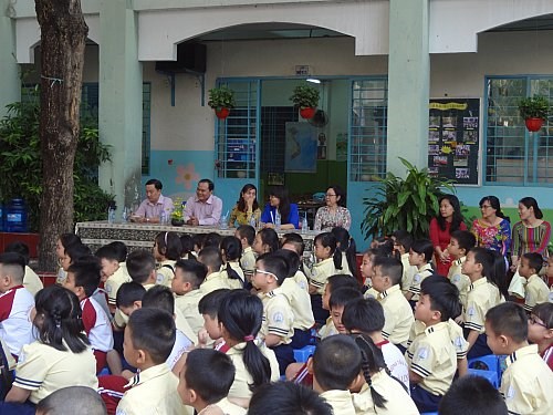 Trường TH Chí Linh tổ chức sinh hoạt dưới cờ đầu tuần chào mừng ngày Quốc tế Phụ nữ 8/3/2016